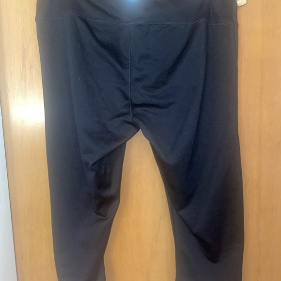 Ladies lactic capris leggings - Picture 3 of 5